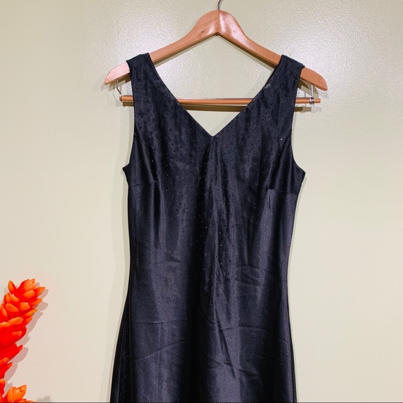 Amanda Smith Midi Fitted & Flowy bottom Dress - Picture 2 of 8